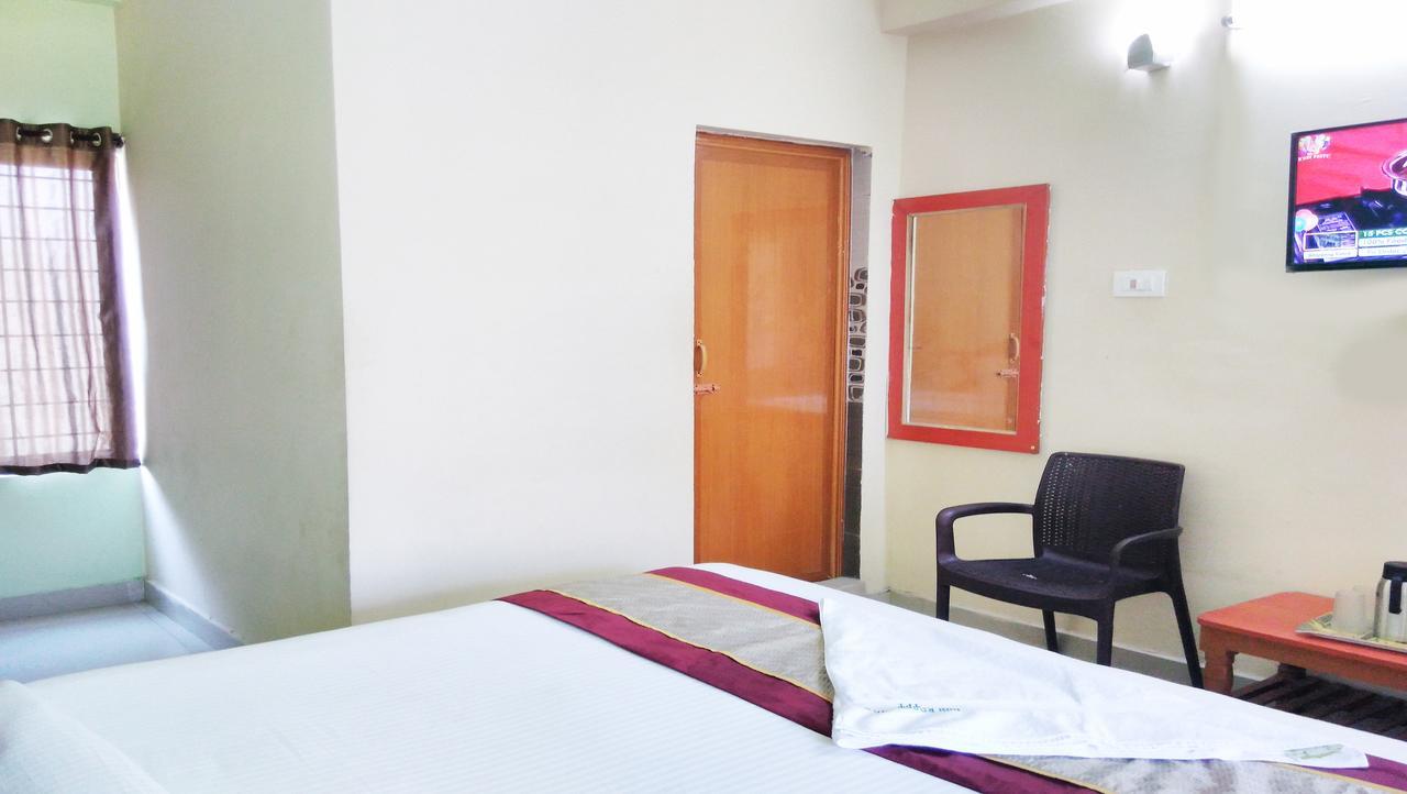 מלון טירופאטי Ssb Residency מראה חיצוני תמונה